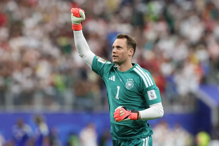 Neuer faz história aos 40 anos e se torna o goleiro com mais jogos em Copas