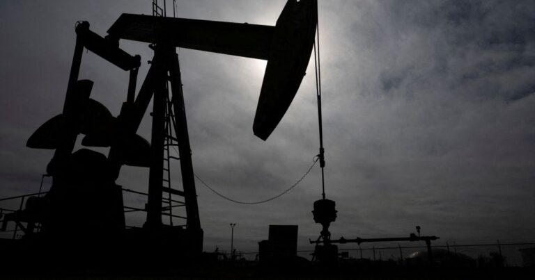 Petróleo foi principal produto em faturamento pelo 3º ano seguido, diz IBGE Petróleo foi principal produto em faturamento pelo 3º ano seguido, diz IBGE