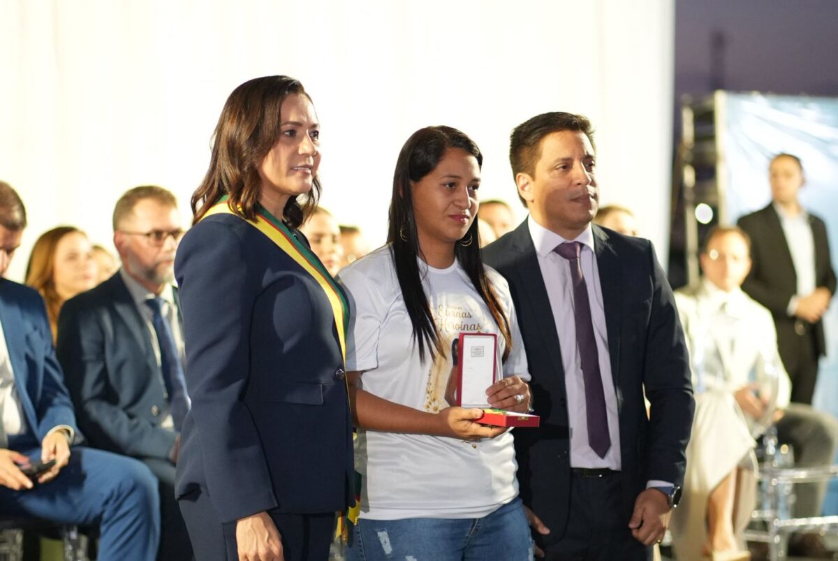 Famílias de vítimas do São José recebem homenagem nos 64 anos do Acre