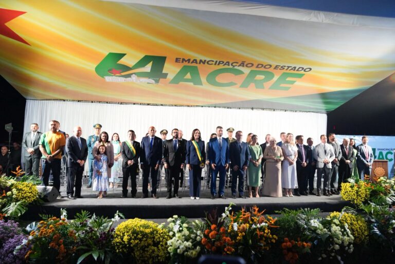 Confira os homenageados durante solenidade dos 64 anos do Acre Confira os homenageados durante solenidade dos 64 anos do Acre