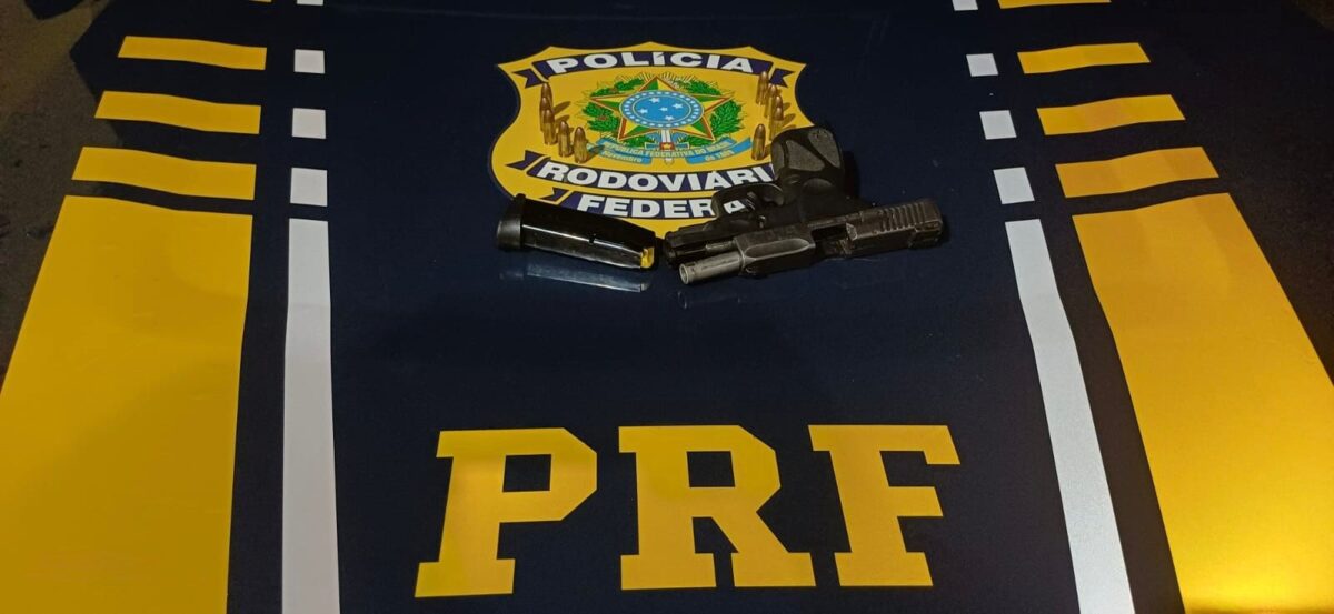 PRF apreende pistola de uso restrito carregada durante abordagem na BR-364