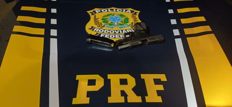 PRF apreende pistola de uso restrito carregada durante abordagem na BR-364