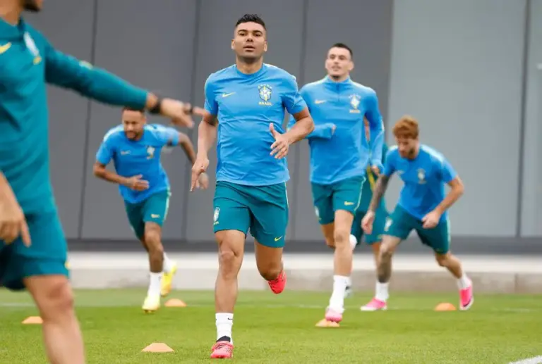Casemiro nega atrito e diz que fala sobre Endrick foi para blindar atacante
