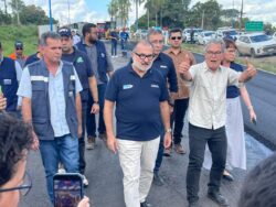 Ministro e Jorge Viana fazem parada nas obras da estrada do aeroporto