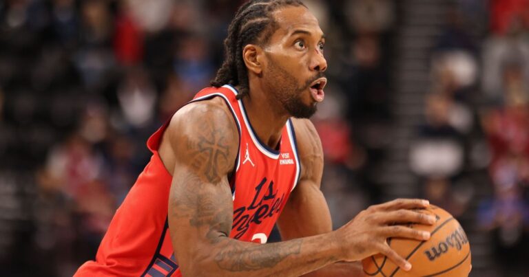 Clippers discutem troca de Kawhi Leonard com os Raptors