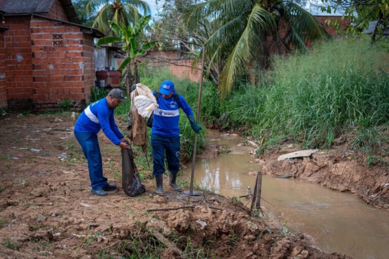 Prefeitura e Estado se unem em mutirão para limpar igarapés no Acre