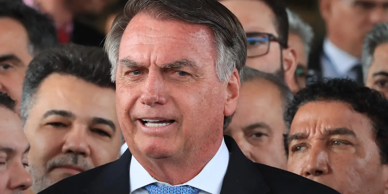 Moraes autoriza defesa de Bolsonaro a acompanhar depoimento sobre arma Moraes autoriza defesa de Bolsonaro a acompanhar depoimento sobre arma