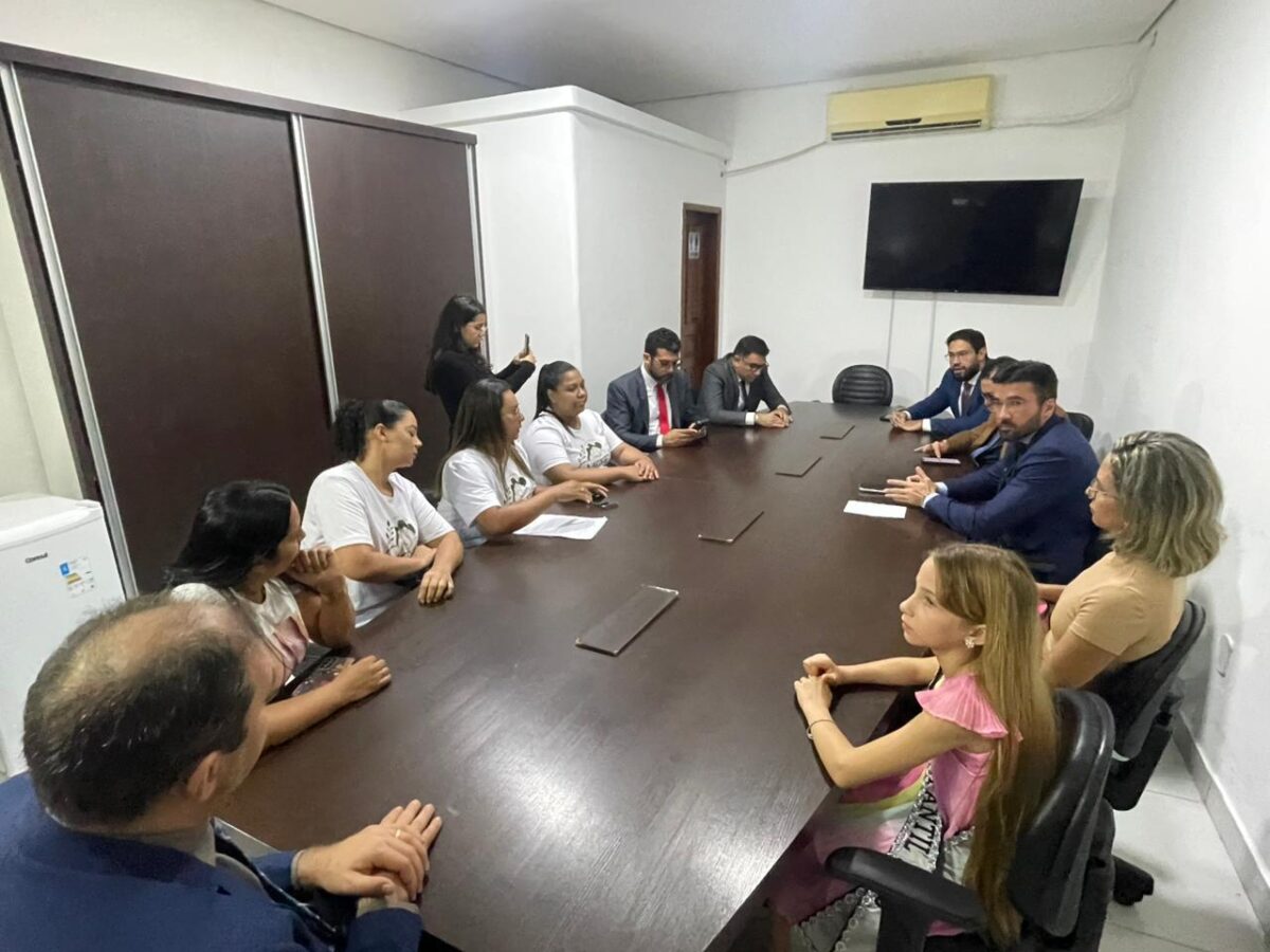 Vereadores ouvem mães de crianças com condições genéticas: "Invisíveis"