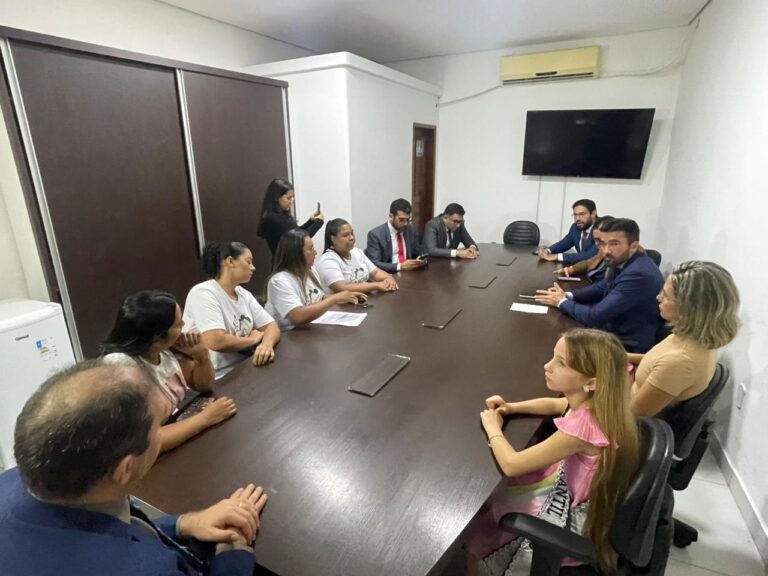 Vereadores ouvem mães de crianças com condições genéticas: "Invisíveis"