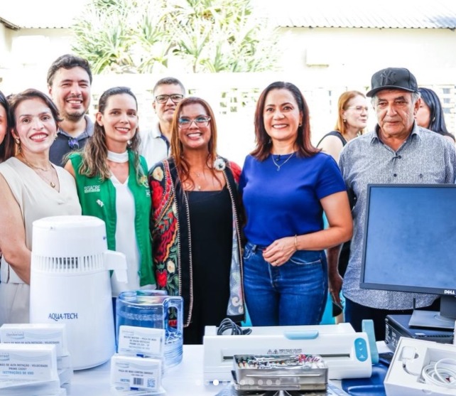 Mailza entrega equipamentos e reforça saúde na região do Juruá