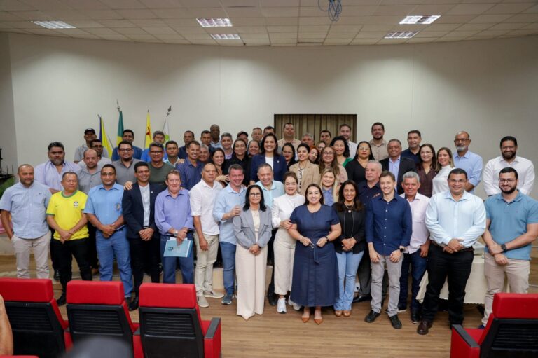 Mailza reúne vereadores de cidades do Acre para discutir demandas