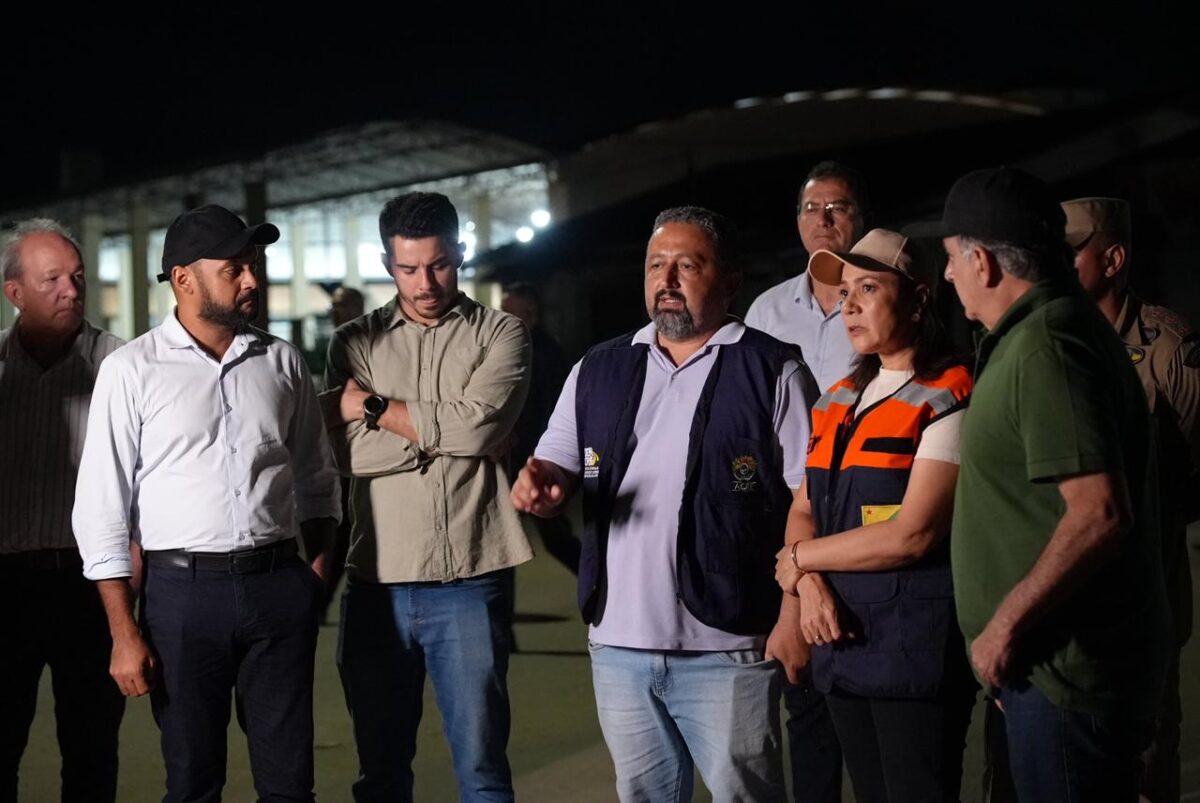 Mailza visita área de desabamento da ponte em Sena Madureira; VEJA VÍDEO