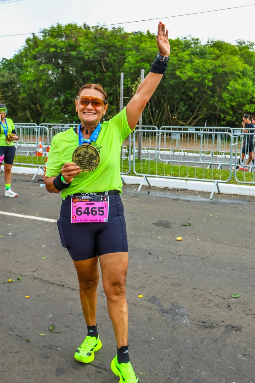 Aos 59 anos, acreana completa segunda maratona e inspira corredores