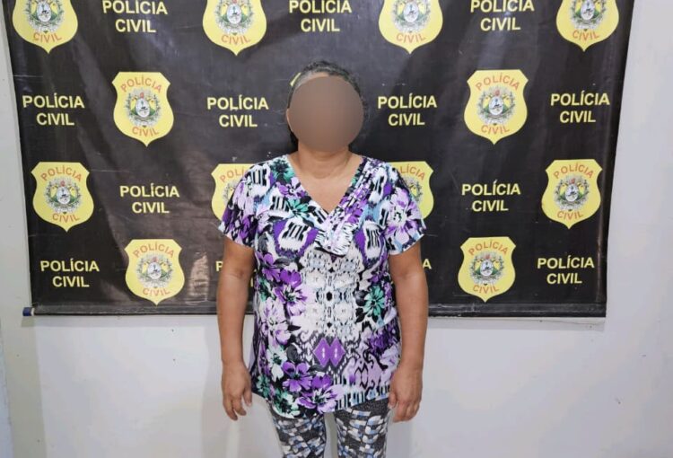 Após 15 anos, polícia prende mulher procurada por homicídio ocorrido há 15 anos