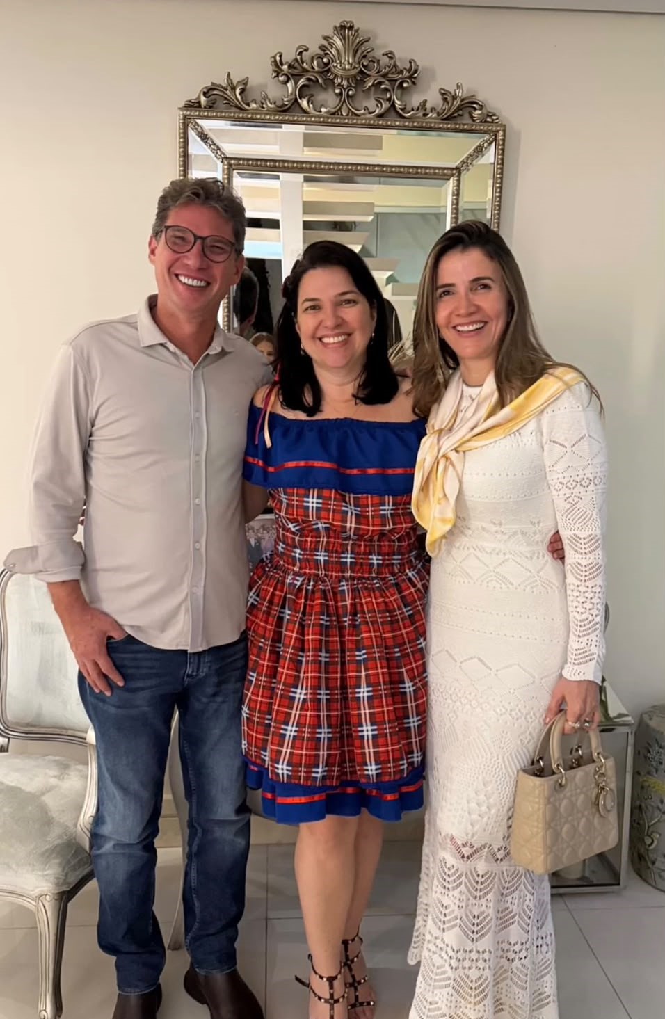 Com políticos famosos, jornalista Sofia Bruneta comemora aniversário na Casa do Rio Com políticos famosos, jornalista Sofia Bruneta comemora aniversário na Casa do Rio