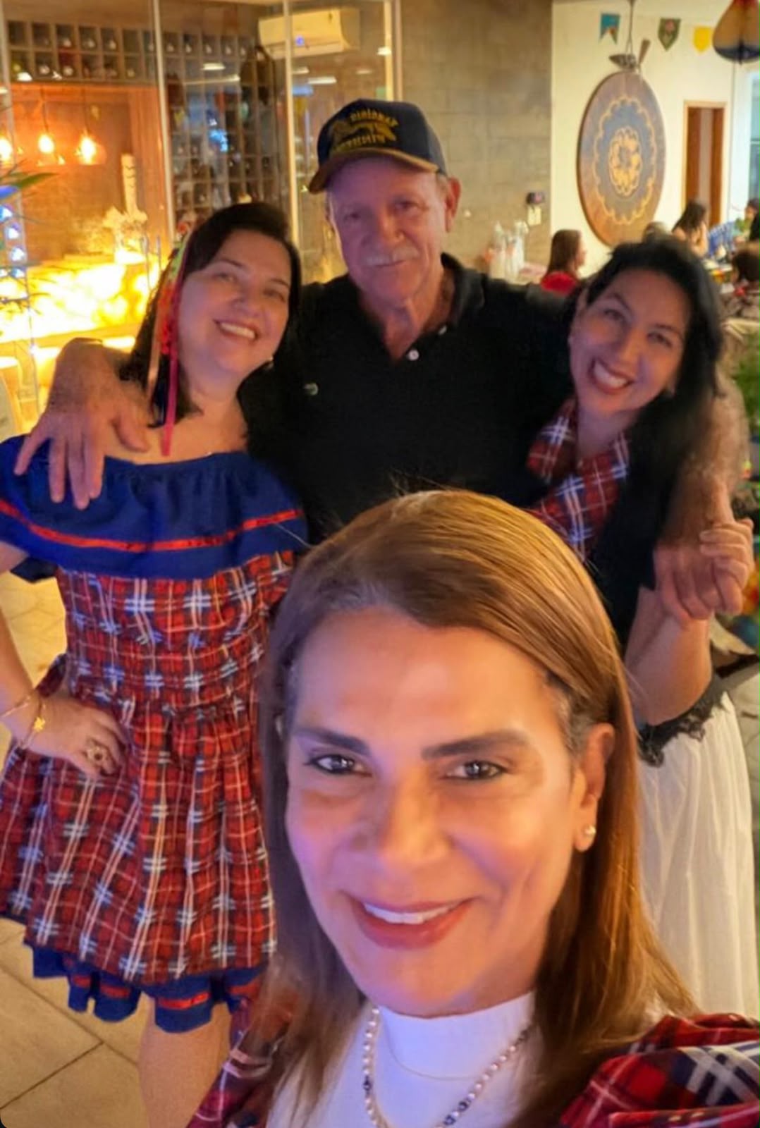 Com políticos famosos, jornalista Sofia Bruneta comemora aniversário na Casa do Rio Com políticos famosos, jornalista Sofia Bruneta comemora aniversário na Casa do Rio
