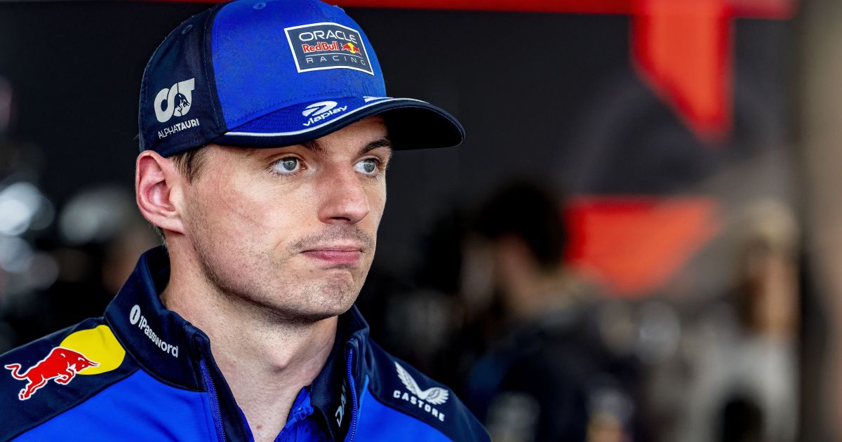 Verstappen discute saída da Red Bull e futuro na Fórmula 1, diz veículo Verstappen discute saída da Red Bull e futuro na Fórmula 1, diz veículo
