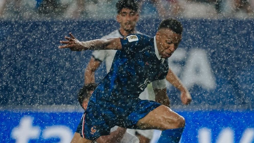França vence Iraque por 3 a 0 com show de Mbappé e vai ao mata-mata França vence Iraque por 3 a 0 com show de Mbappé e vai ao mata-mata