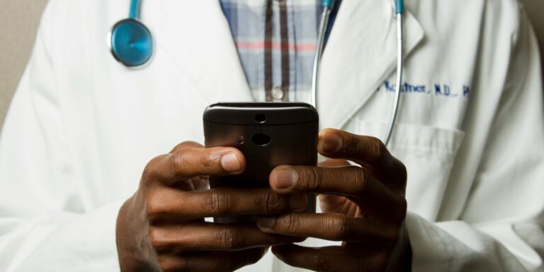 Enamed será requisito para exercício da medicina no Brasil Enamed será requisito para exercício da medicina no Brasil