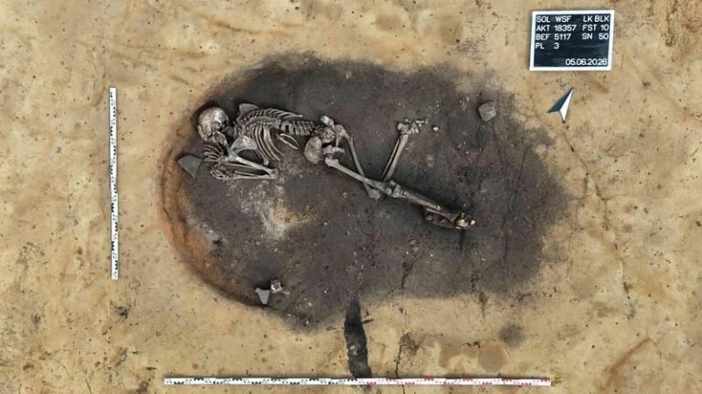 Homem enterrado em forno de 4,5 mil anos é mistério para arqueólogos