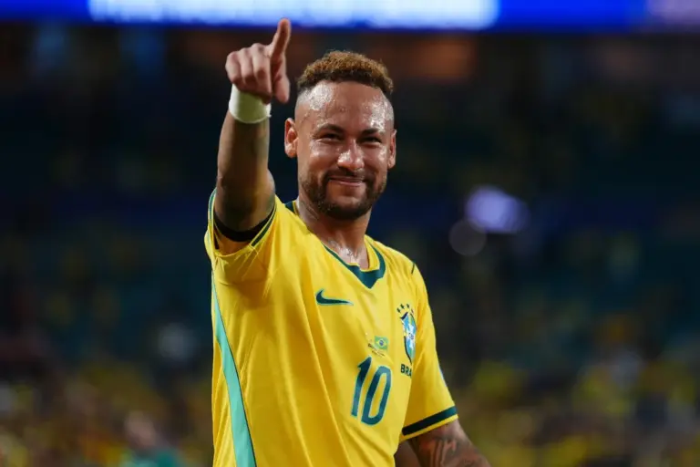 Neymar utiliza mantra de Lewis Hamilton após estreia na Copa do Mundo