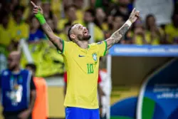 Álbum completo: Panini lança kit de atualização da Copa do Mundo com Neymar