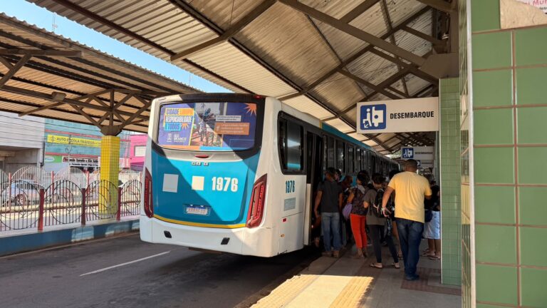 Número de ônibus da Ricco apreendidos chega a mais de 40 na capital