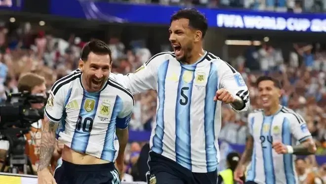 Jogadores da Argentina exaltam Messi: “É o melhor da história” Jogadores da Argentina exaltam Messi: “É o melhor da história”