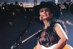 Cantor denuncia empresários de Paula Fernandes: “Impediram show”
