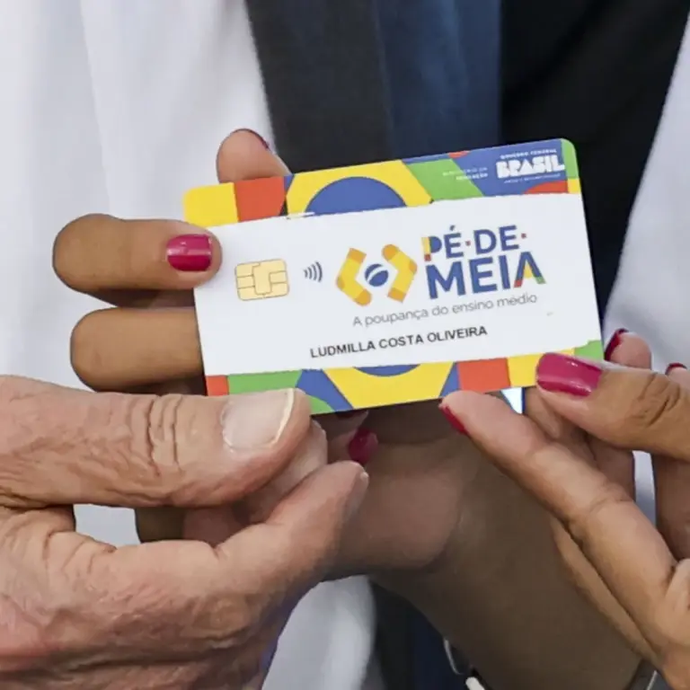 Pé-de-Meia paga nova parcela de R$ 200 nesta sexta; veja quem recebe