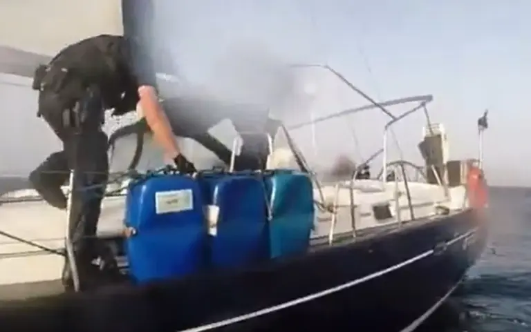 Polícia da Espanha intercepta veleiro e prende dois brasileiros com 500 kg de cocaína