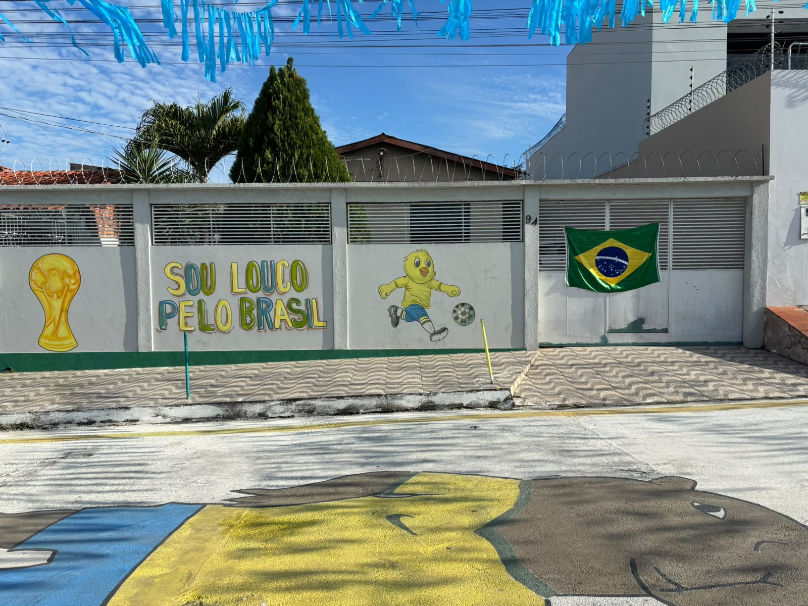 Moradores se reuniram para celebrar a premiação e acompanhar a partida entre Brasil e Japão/Foto: Juan Vinícius/ContilNet 