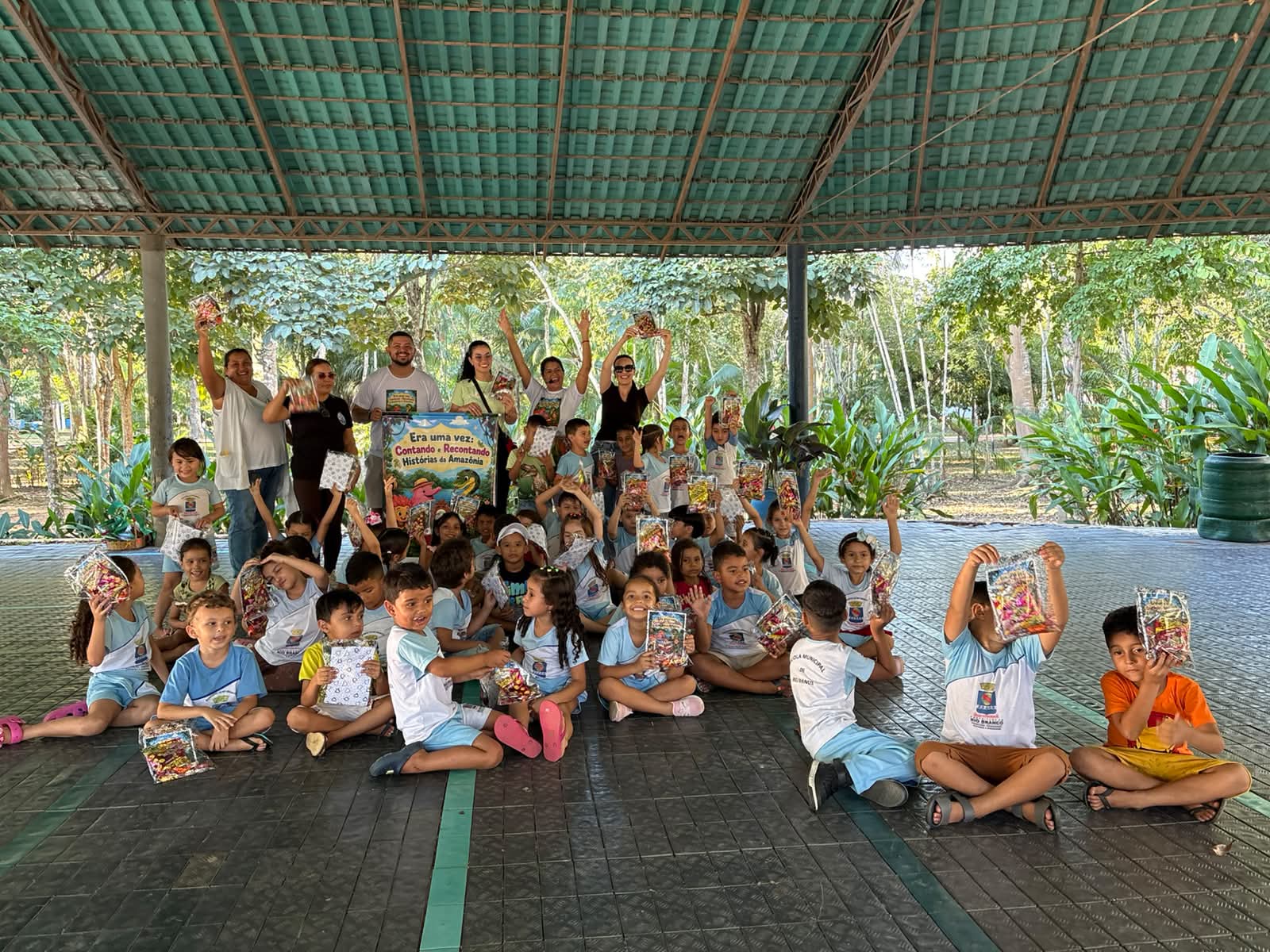 Projeto de contação de histórias alcança mais de 700 pessoas em Rio Branco