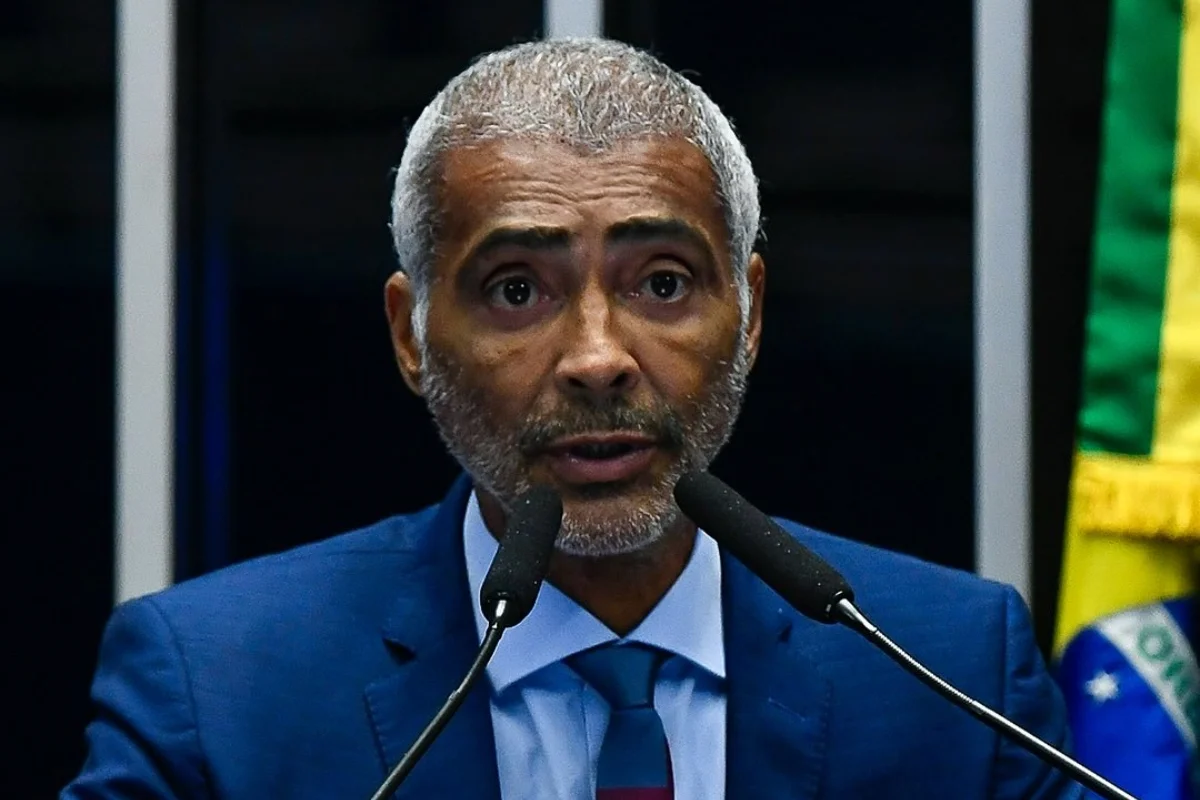 Romário discursa no Senado e exalta futebol feminino após polêmicas Romário discursa no Senado e exalta futebol feminino após polêmicas