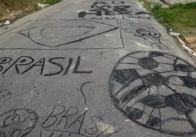 Moradora pede ajuda para colorir rua desenhada por crianças no Juruá (