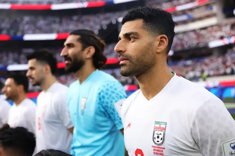 Capitão do Irã é retido em aeroporto de Los Angeles após jogo da Copa