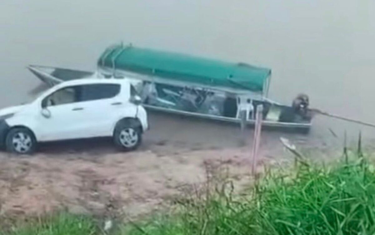Homem é preso por embriaguez após capotar carro no interior do Acre