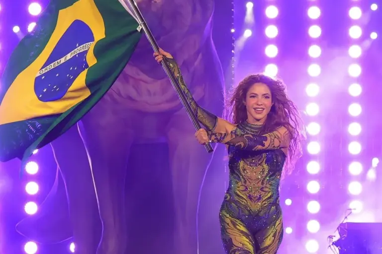 Shakira é criticada por versão de Dai Dai com Léo Santana e Filipe Ret