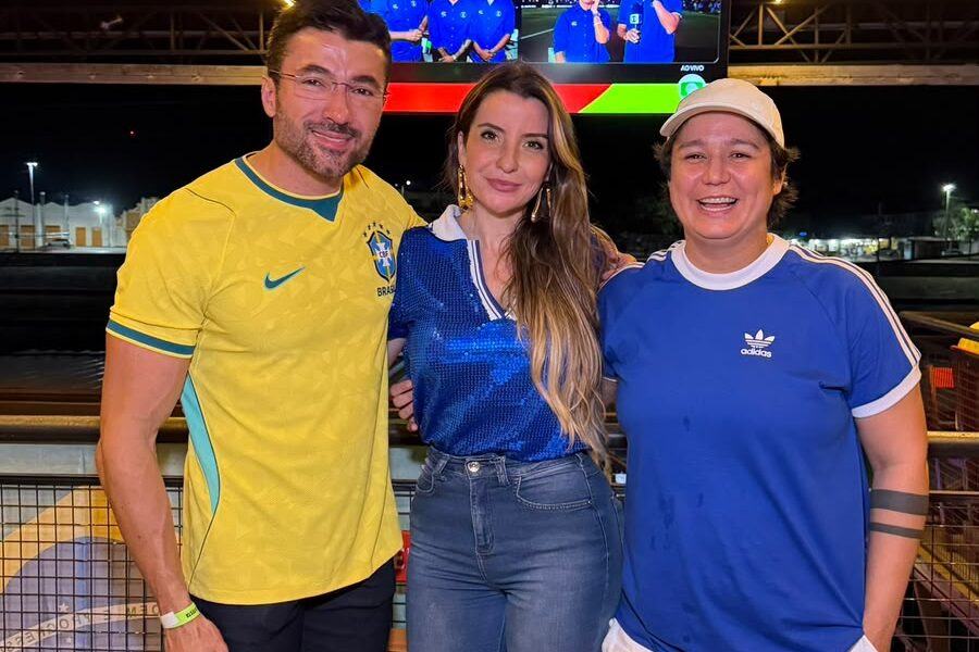 Com políticos famosos, jornalista Sofia Bruneta comemora aniversário na Casa do Rio Com políticos famosos, jornalista Sofia Bruneta comemora aniversário na Casa do Rio