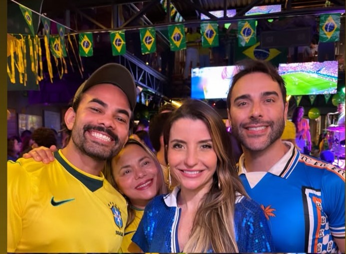 Com políticos famosos, jornalista Sofia Bruneta comemora aniversário na Casa do Rio Com políticos famosos, jornalista Sofia Bruneta comemora aniversário na Casa do Rio