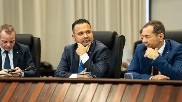 Tadeu Hassem cobra solução para dívida do Estado com Hospital Santa Juliana Tadeu Hassem cobra solução para dívida do Estado com Hospital Santa Juliana
