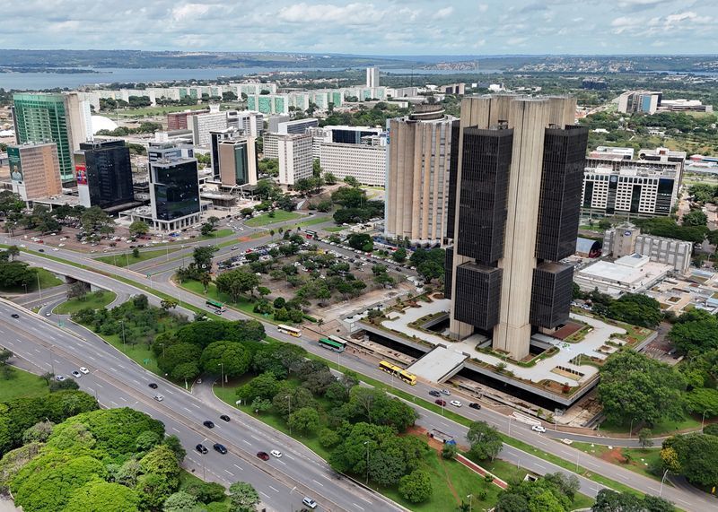 Em ata, BC reforça impactos de política fiscal na pressão dos juros Em ata, BC reforça impactos de política fiscal na pressão dos juros