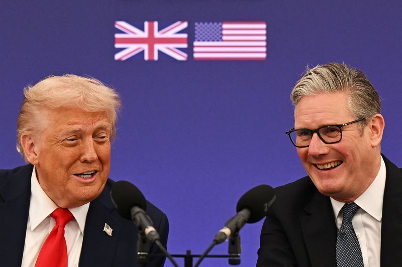 Trump critica políticas do Reino Unido em meio à renúncia de Keir Starmer Trump critica políticas do Reino Unido em meio à renúncia de Keir Starmer