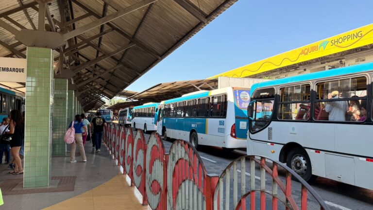 Ônibus seguem circulando no Terminal Urbano após apreensão de parte da frota