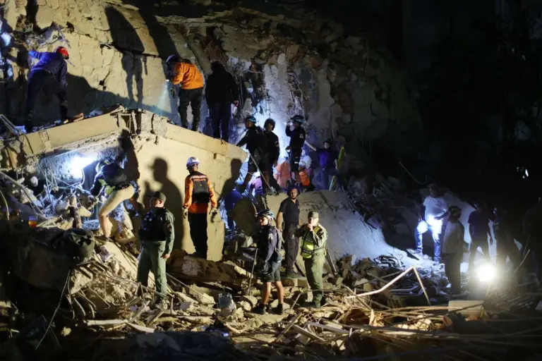 Novo tremor atinge a Venezuela enquanto sobe número de mortos