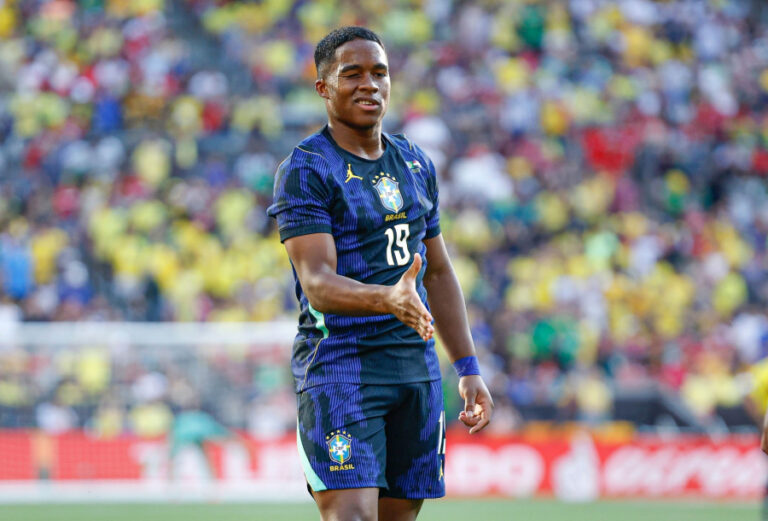 Brasil estreia combinação inédita com uniforme azul completo na Copa Brasil estreia combinação inédita com uniforme azul completo na Copa