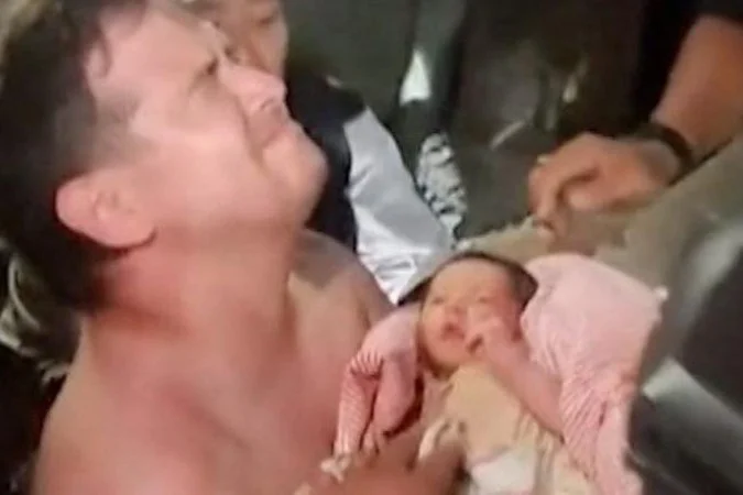 Mãe e bebê são resgatados após mais de 24 horas sob escombros na Venezuela