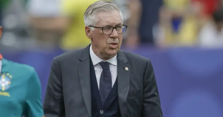 Edilson Capetinha detona trabalho de Carlo Ancelotti: “Mandaria embora”