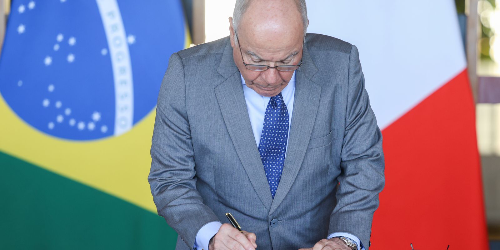 Itamaraty alerta para risco de EUA usar força militar no Brasil Itamaraty alerta para risco de EUA usar força militar no Brasil