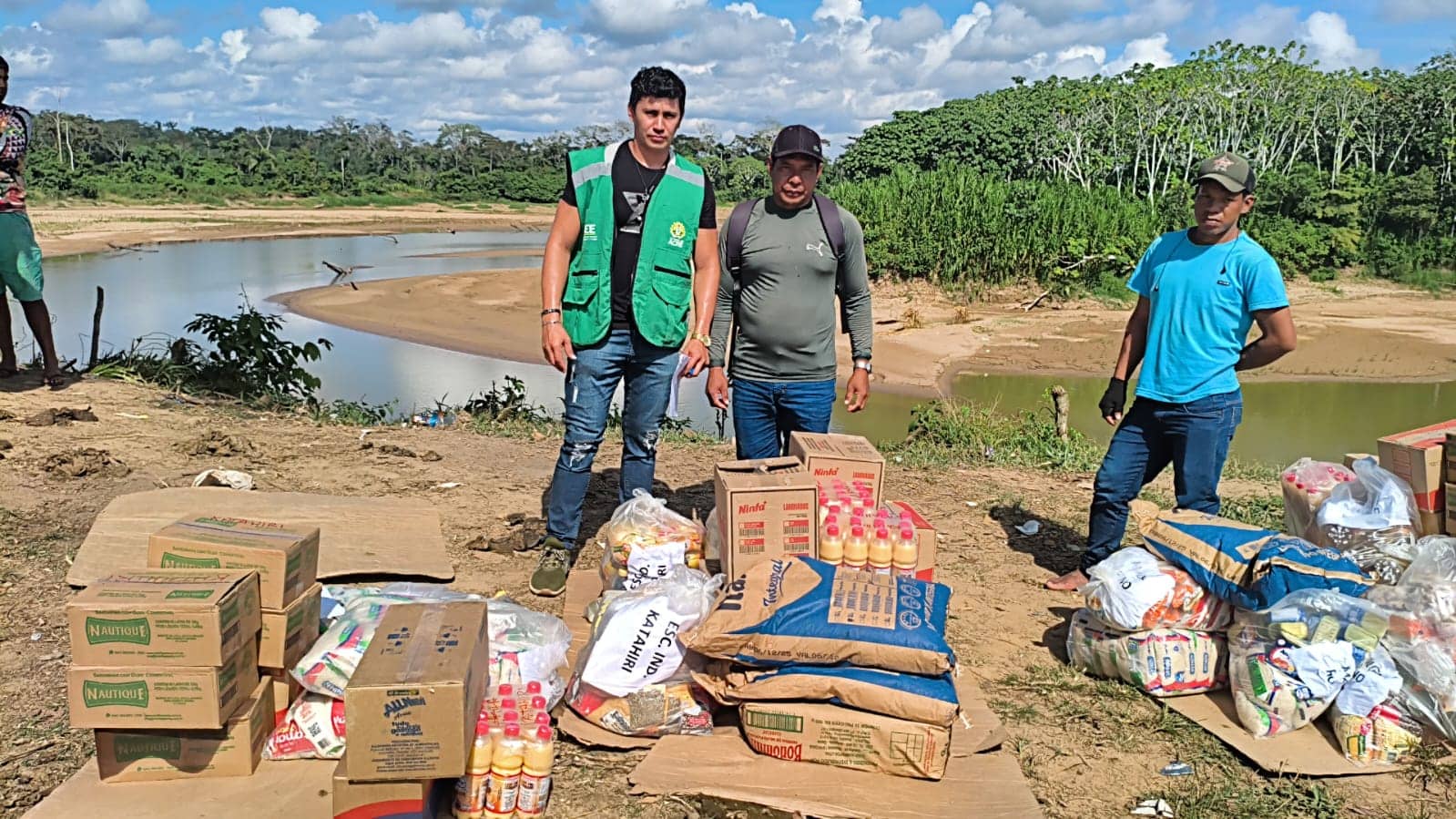 Governo entrega toneladas de alimentos para escolas indígenas de cidade do Acre Governo entrega toneladas de alimentos para escolas indígenas de cidade do Acre